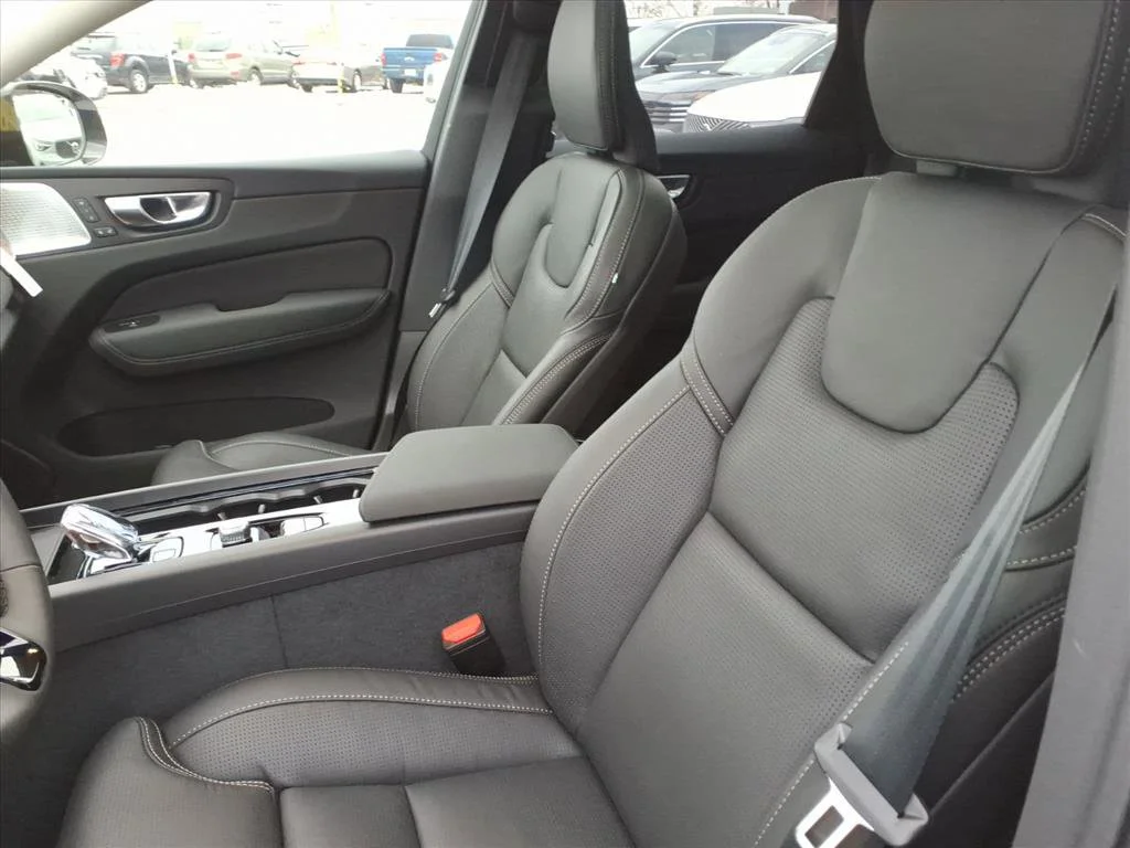 New 2026 Crystal White Volvo Ultra image 4