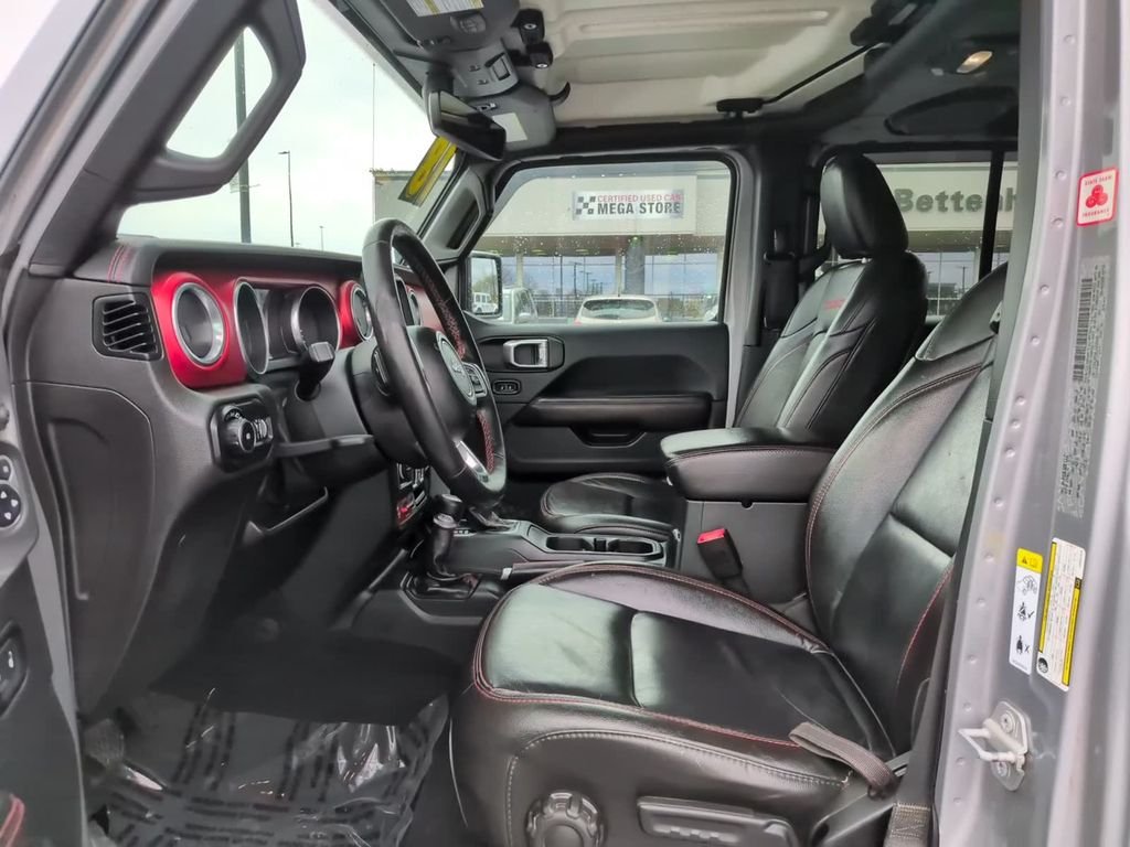 Certified Used 2018 Silver Jeep Unlimited Rubicon image 22