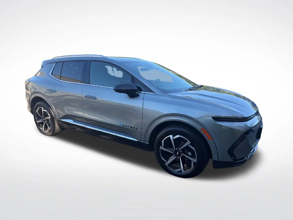 2024 Chevrolet Equinox EV LT - Photo 38
