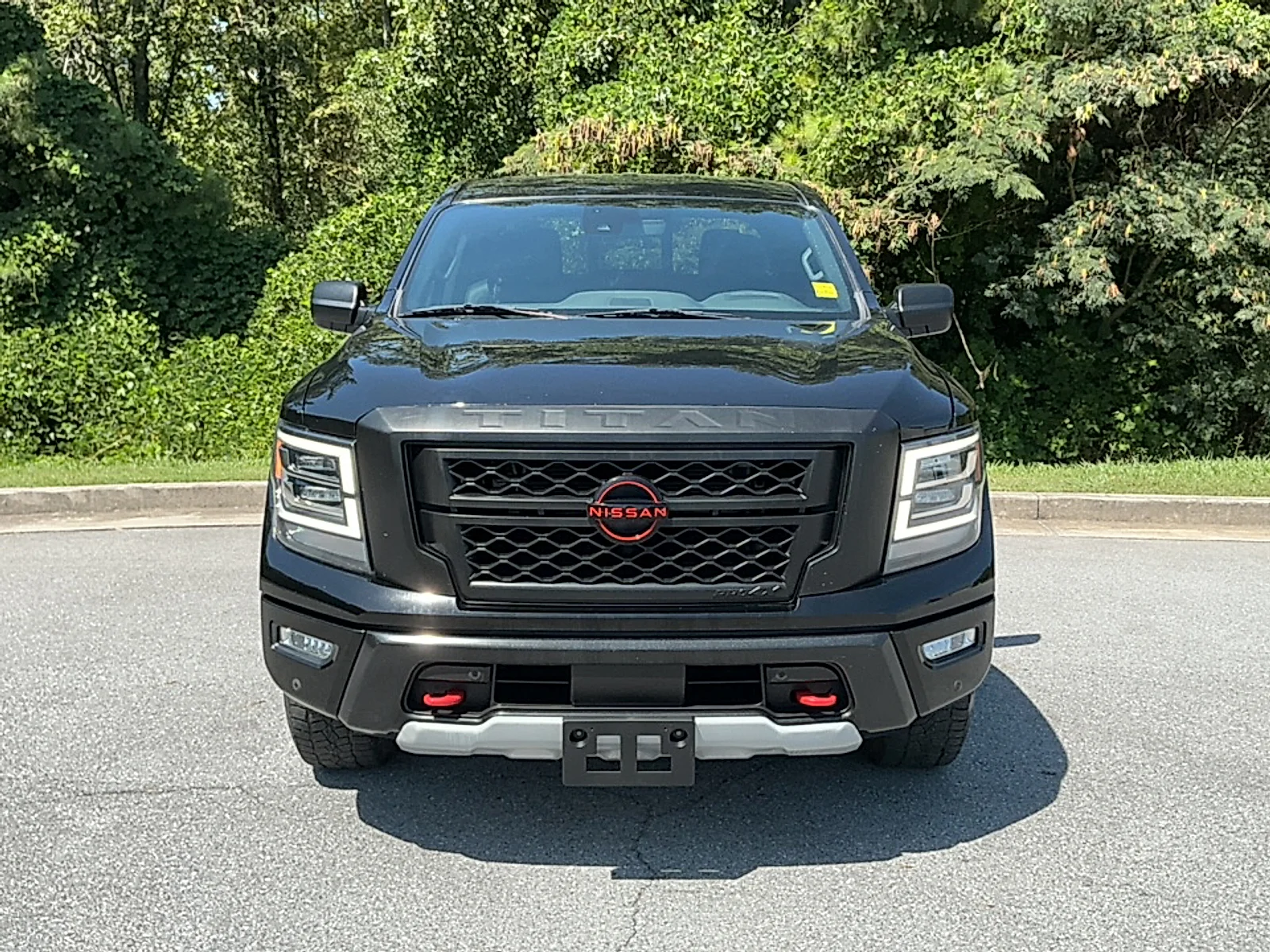 Used 2023  Nissan Crew Cab PRO-4X 4x4 image 18