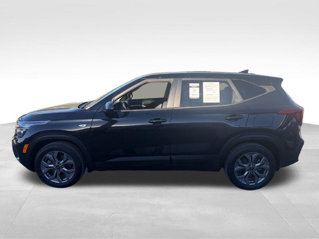 Used 2024 Black Kia LX image 2