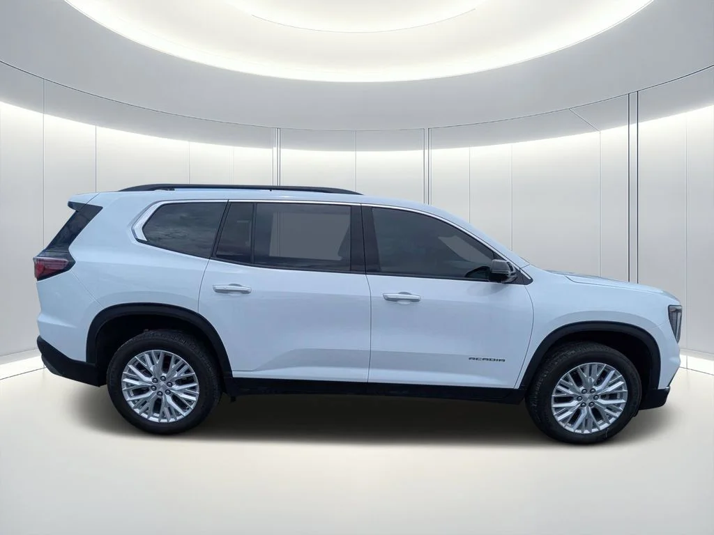 Used 2024 White GMC Elevation image 3