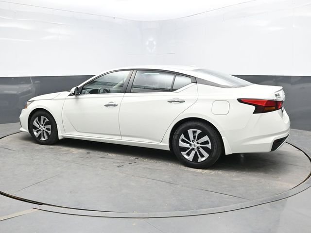 Used 2020 White Nissan 2.5 S image 4