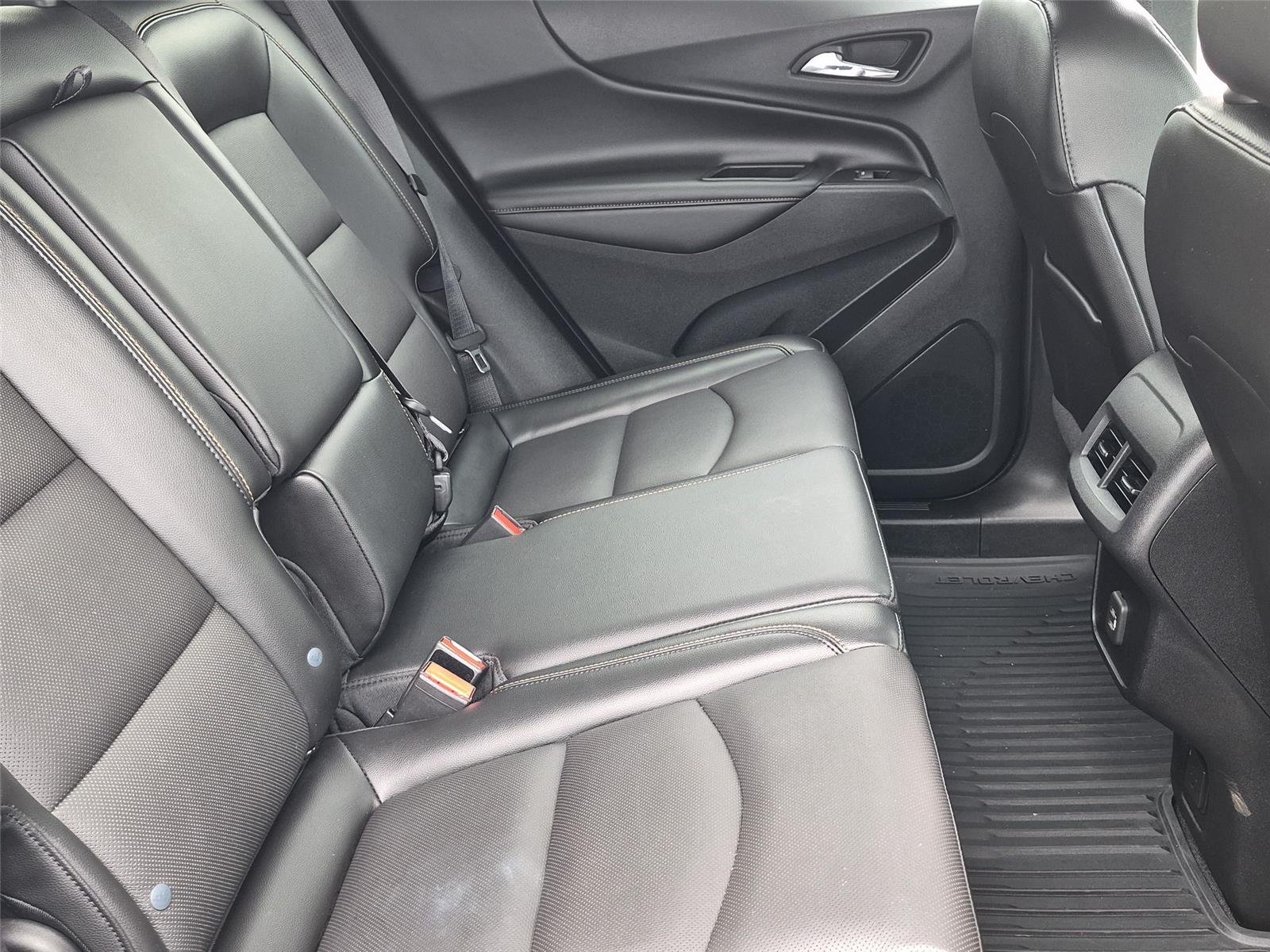 Used 2019 Iridescent Pearl Tricoat Chevrolet Premier image 33
