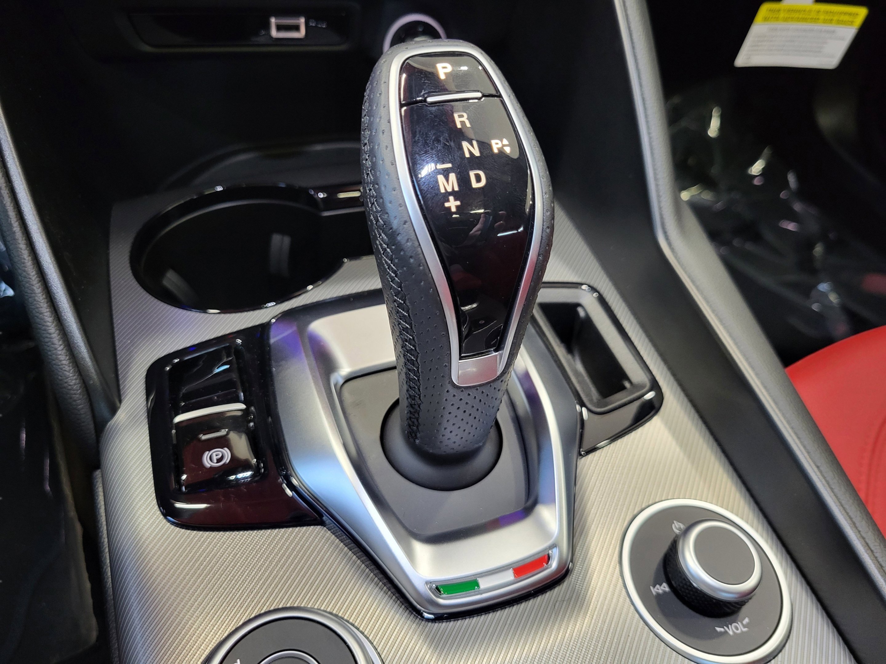 New 2025 Moonlight Gray Metallic Alfa Romeo  image 56