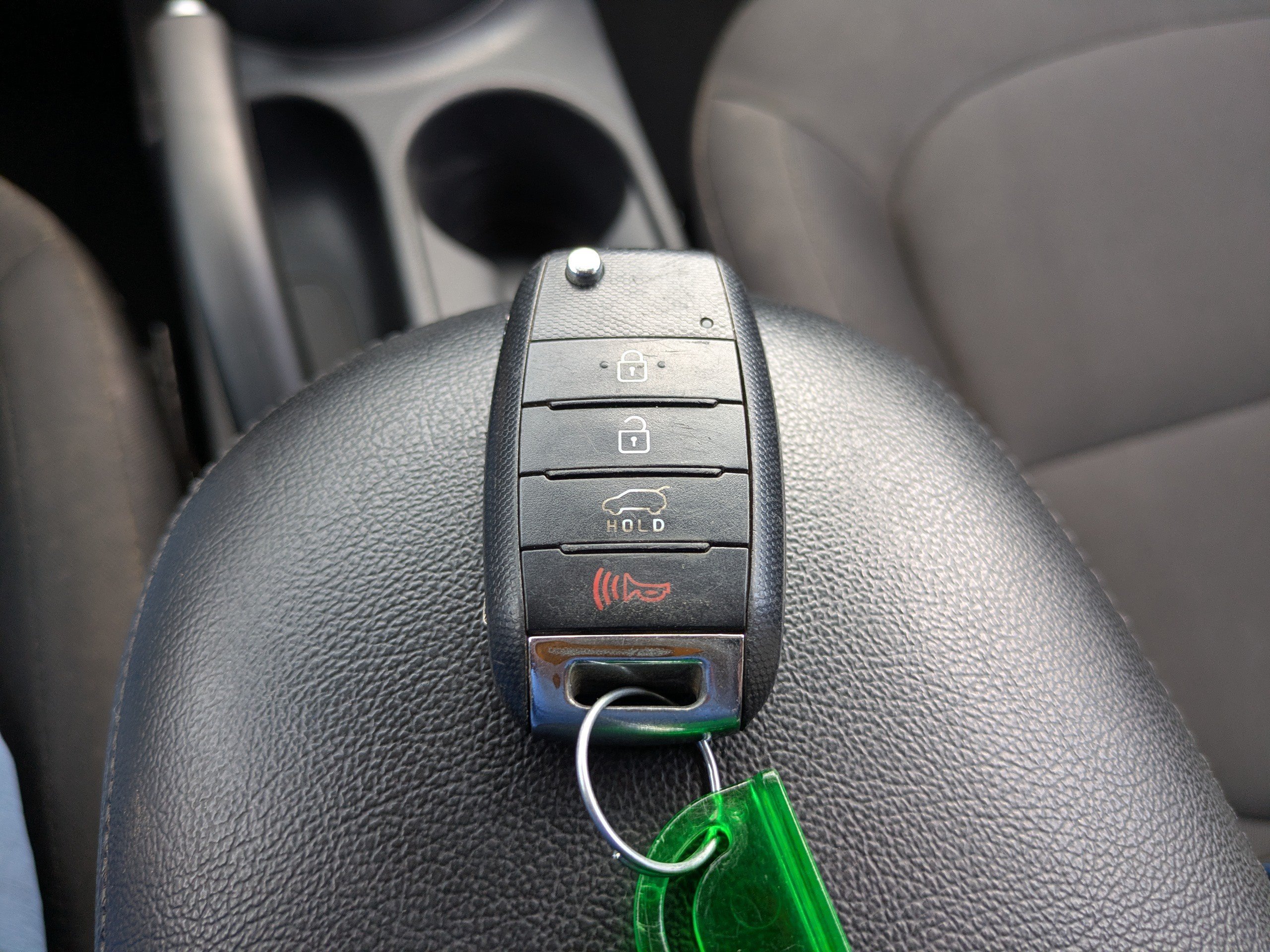 Used 2016 Clear White Kia BASE image 25