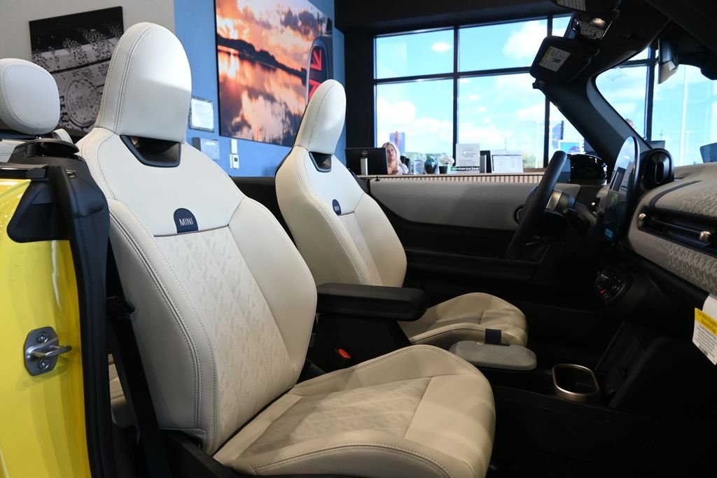 2026 MINI Convertible S - Photo 20