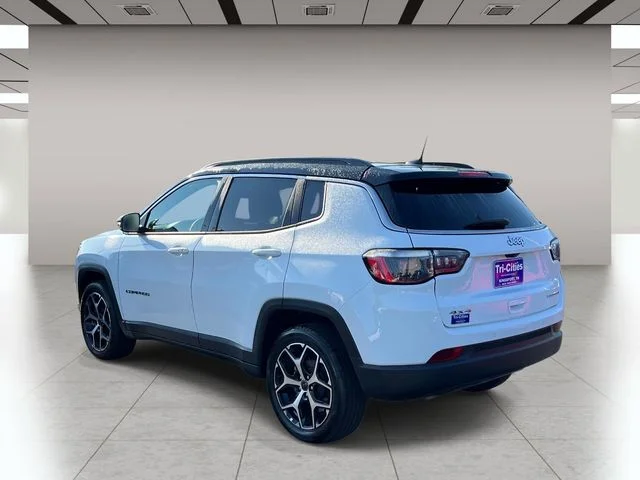 Used 2025 White Jeep Limited image 6