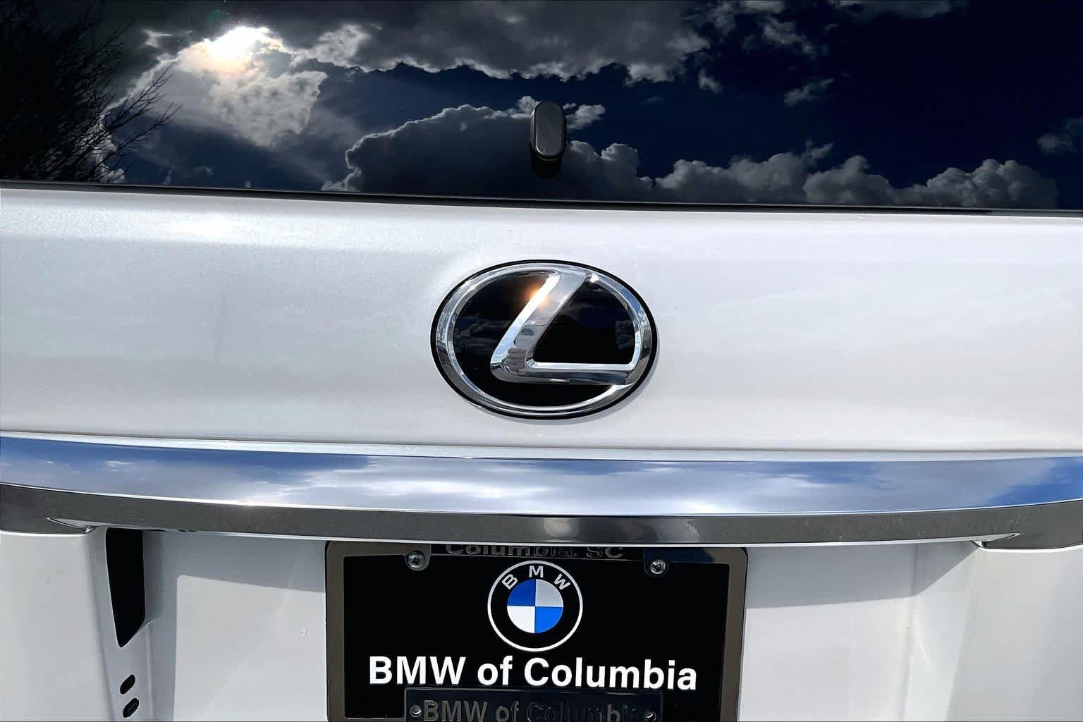 Used 2023 Eminent White Pearl Lexus Premium image 17