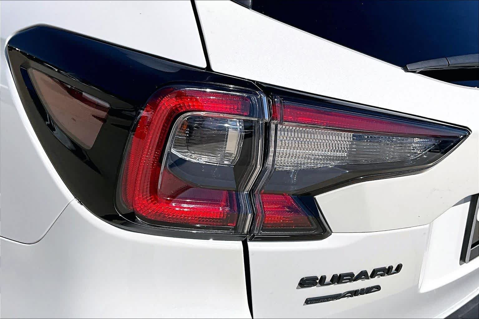 Used 2022 Crystal White Pearl Subaru Onyx Edition XT image 29