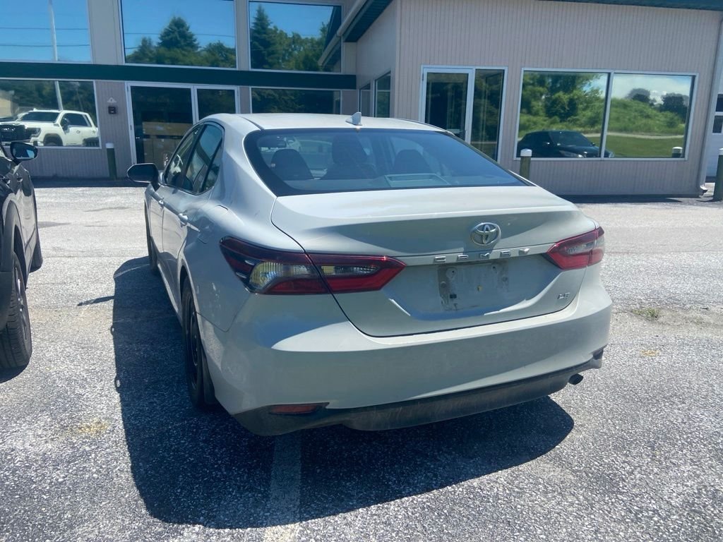 Used 2024 Ice Toyota LE image 4