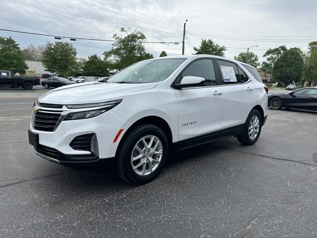 Used 2023 Summit White Chevrolet LT image 3