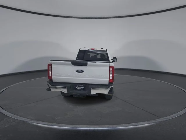 Used 2025 Oxford White Ford XLT image 13