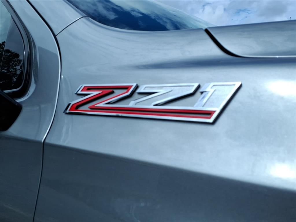 Used 2024 Gray Chevrolet Z71 image 5