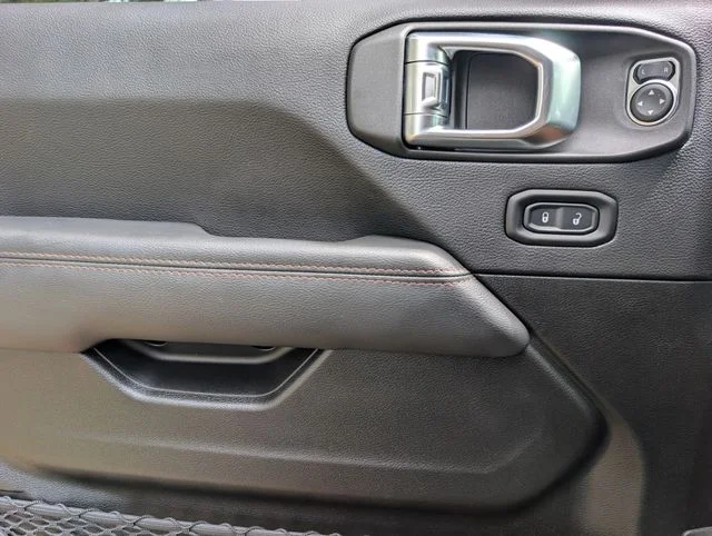 Used 2023 Earl Clearcoat Jeep Rubicon 392 image 19
