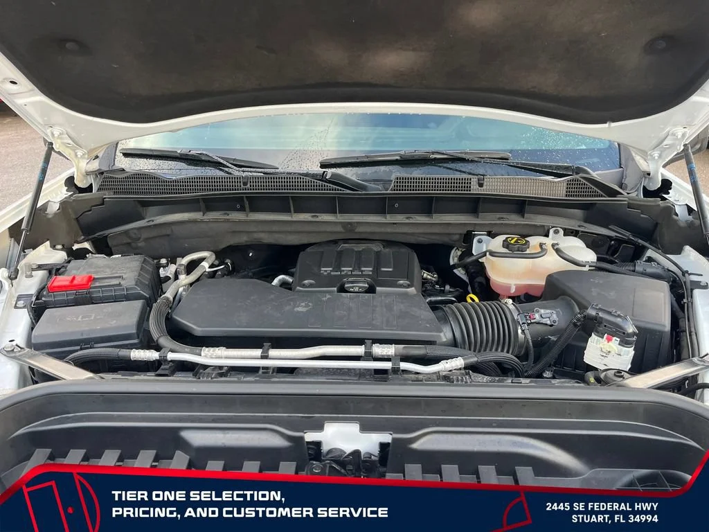 Used 2024 Summit White GMC Elevation image 27