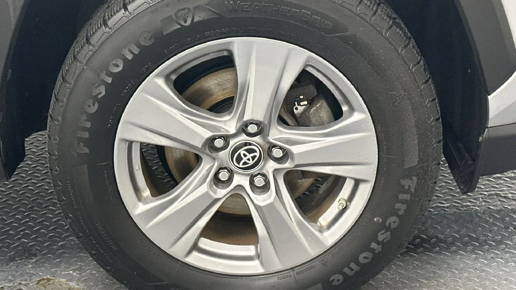 Certified Used 2022 Silver Toyota LE image 20