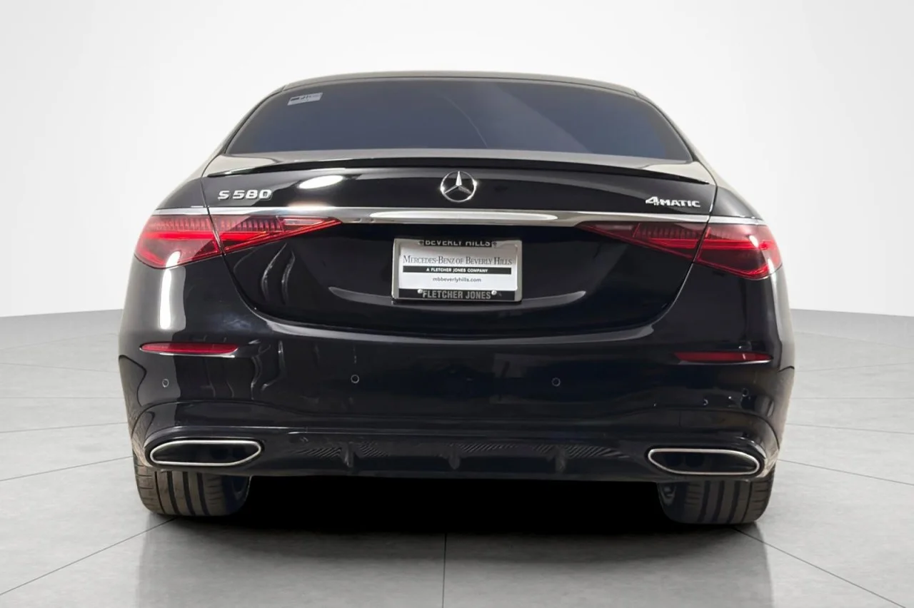 Used 2021 Black Mercedes-Benz S 580 image 4
