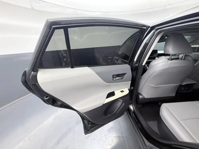 Used 2021  Toyota Limited Sport Utility 4D image 24