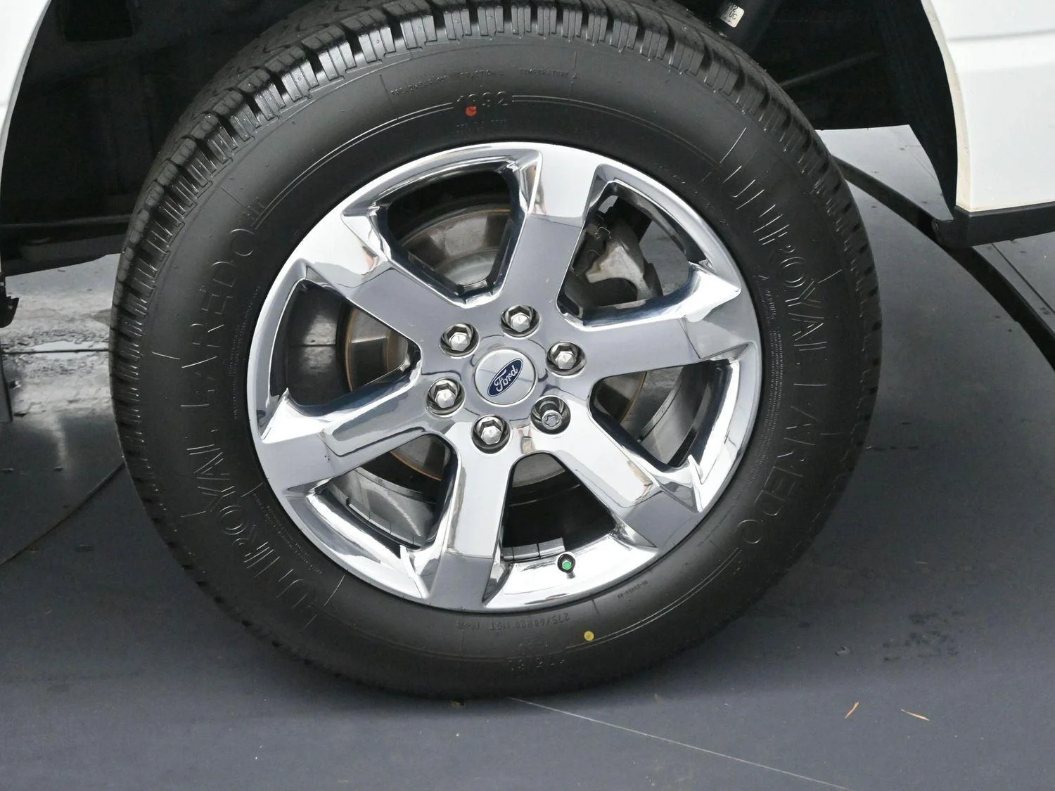 Used 2022 Star White Metallic Tri-Coat Ford LARIAT image 37