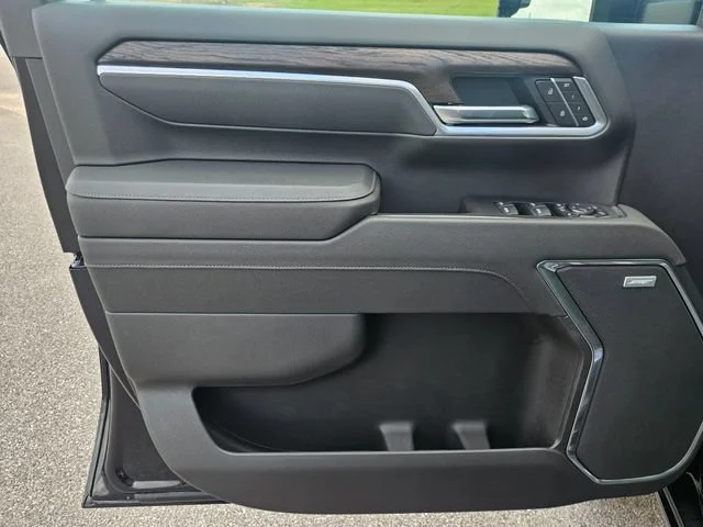 New 2026 Onyx Black GMC SLT image 10