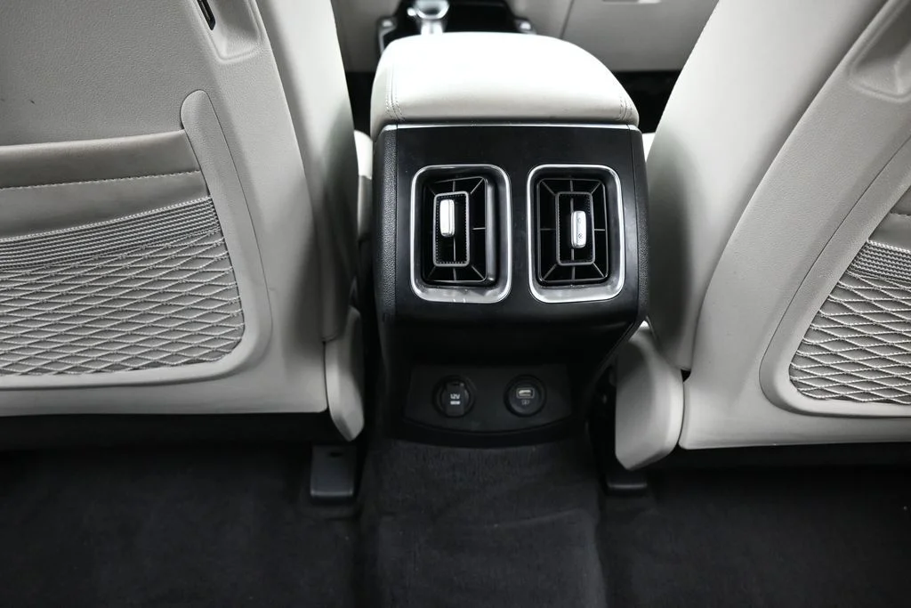 Used 2023 Glacial White Pearl Kia EX image 40
