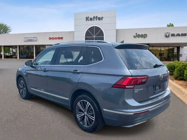 Used 2018 Gray Volkswagen 2.0T SEL image 4