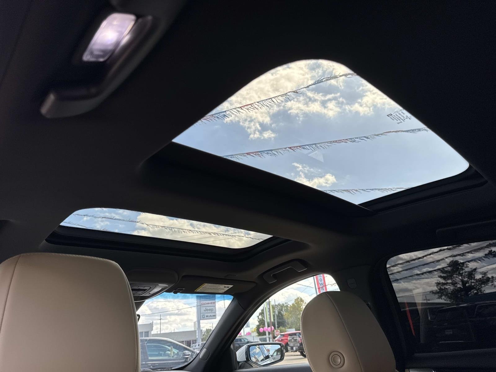 Used 2021 Crystal White Tricoat Cadillac Premium Luxury image 10