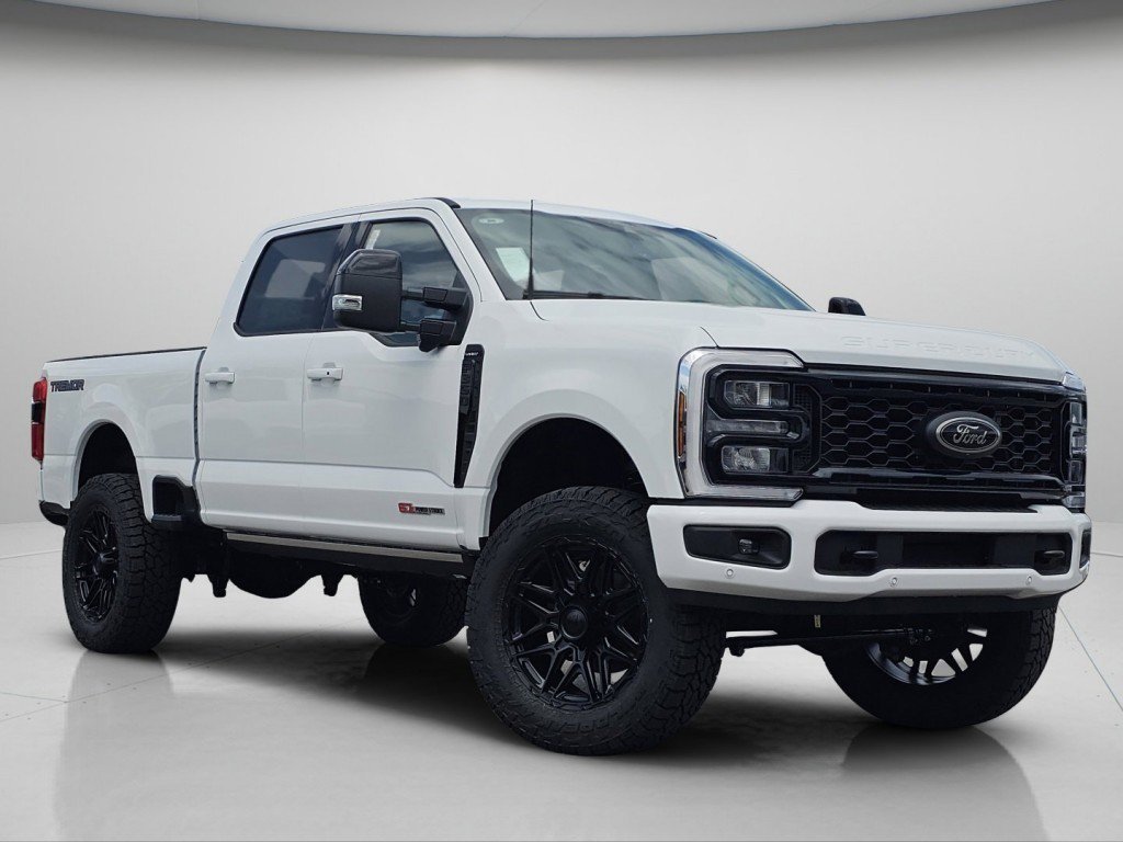 New 2026 Oxford White Ford LARIAT image 2
