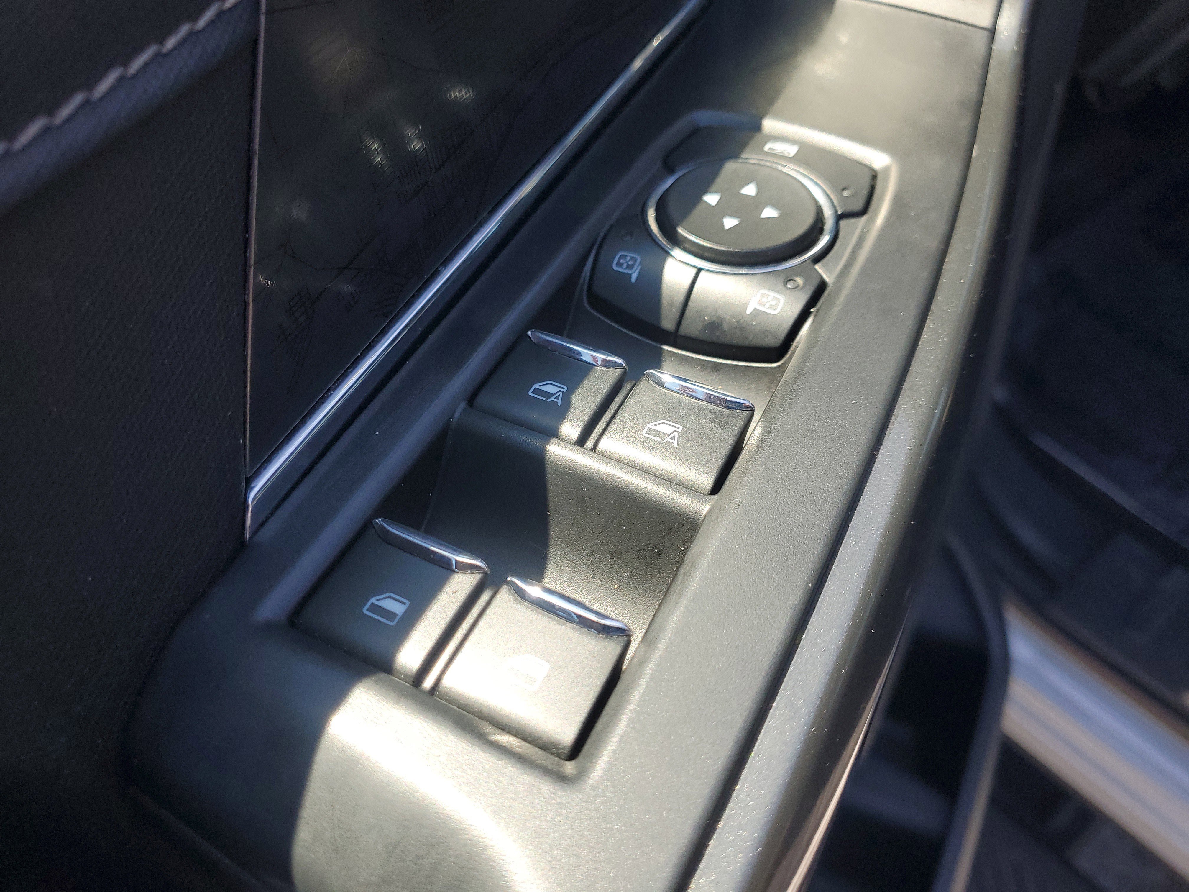 Used 2023 Avalanche Ford XLT image 17