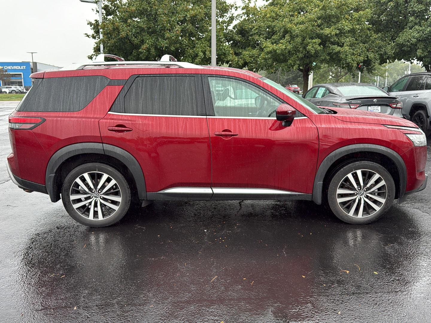 Used 2024 Scarlet Ember Nissan Platinum image 11
