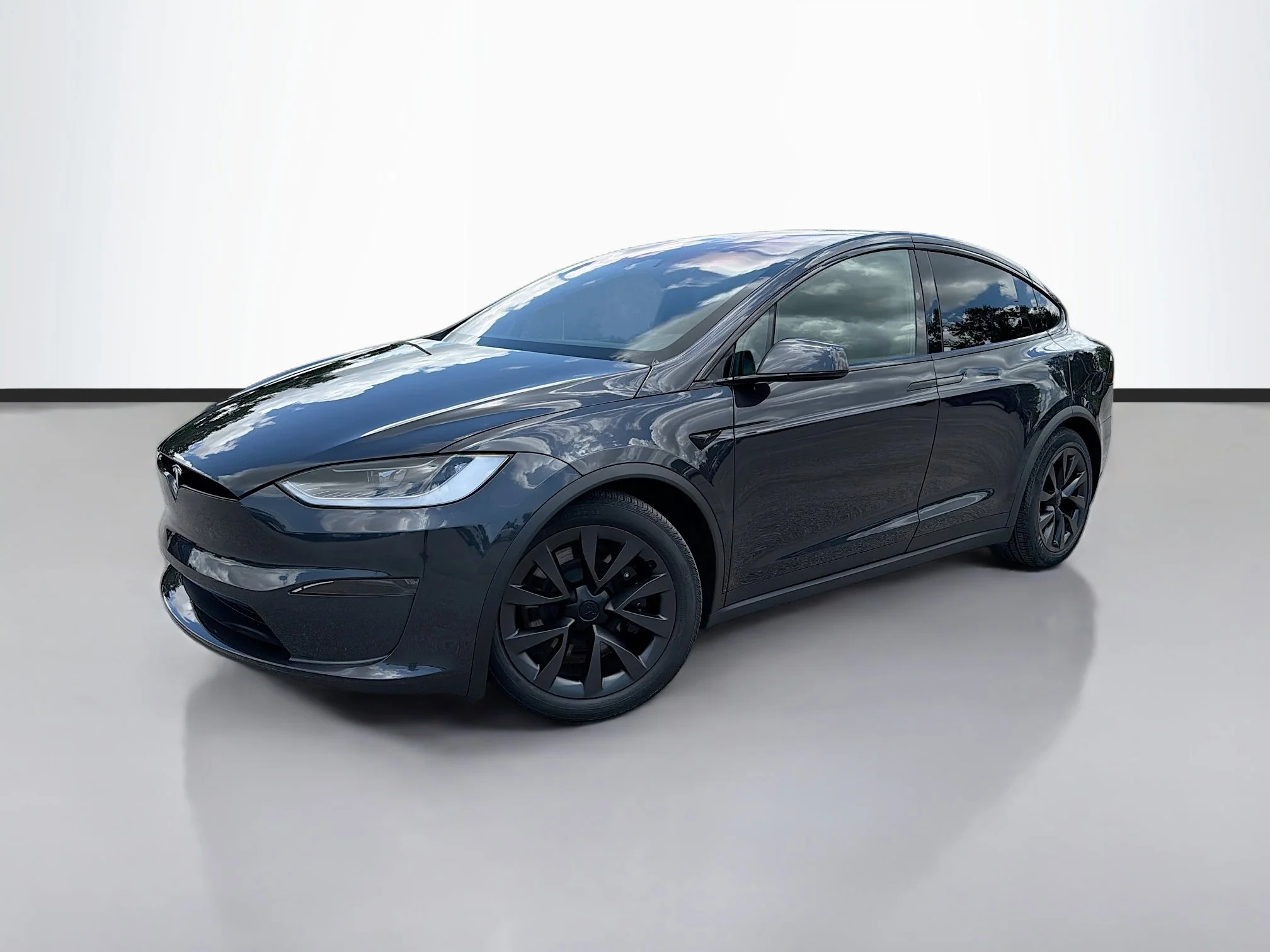 2024 Tesla Model X Long Range's photo