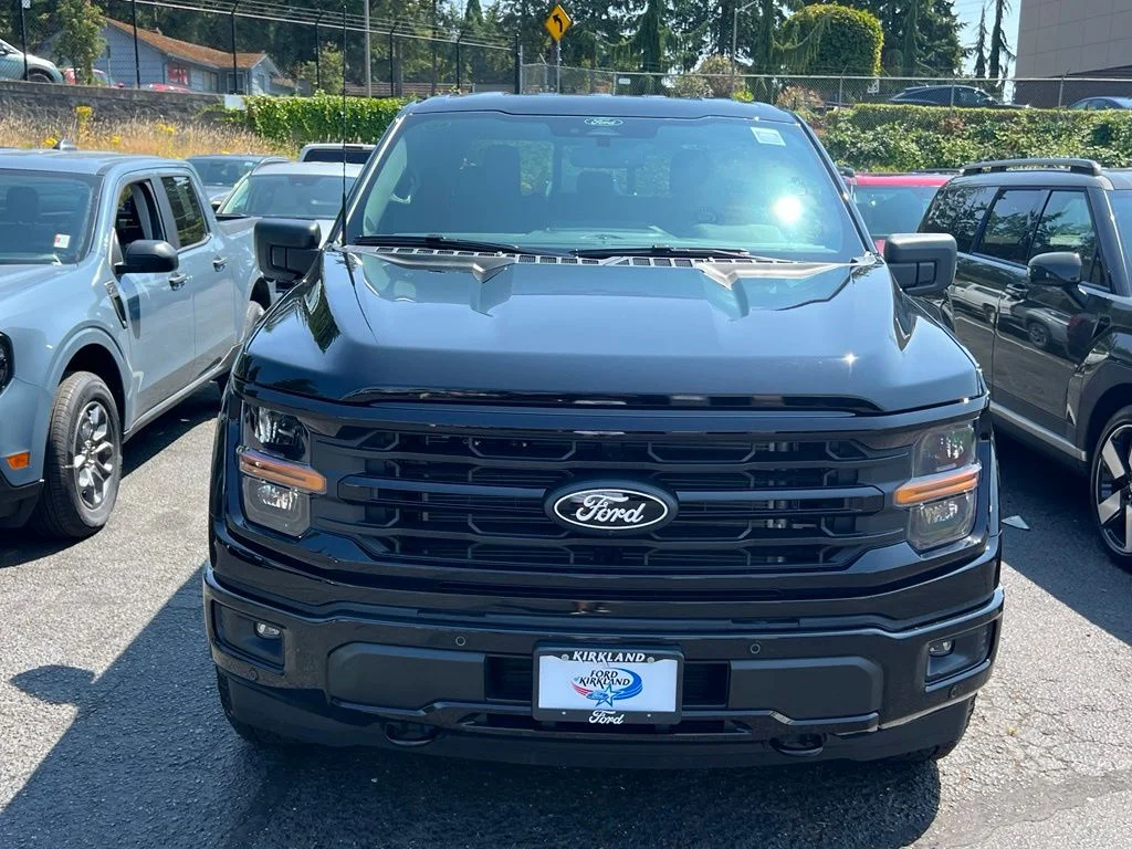 New 2026 Agate Black Metallic Ford XLT image 5