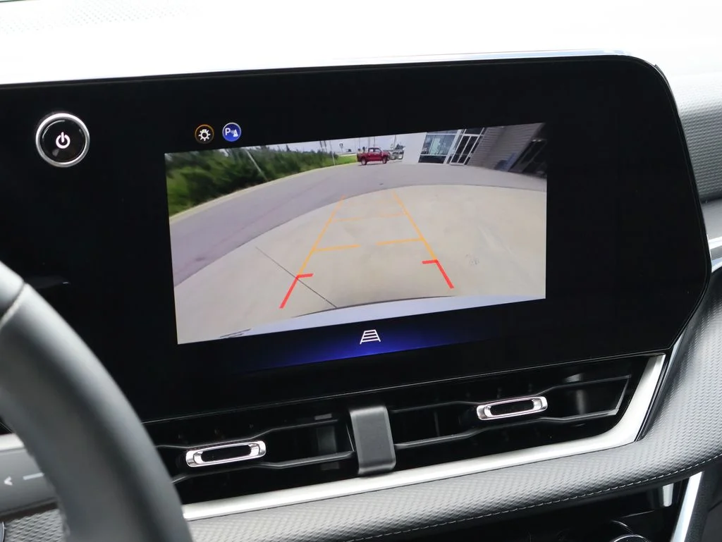 Used 2026 Summit White Chevrolet LT image 33