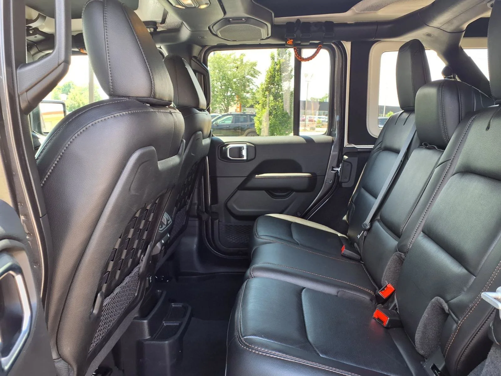 Used 2022 Granite Crystal Metallic Clearcoat Jeep Unlimited Rubicon 392 image 28