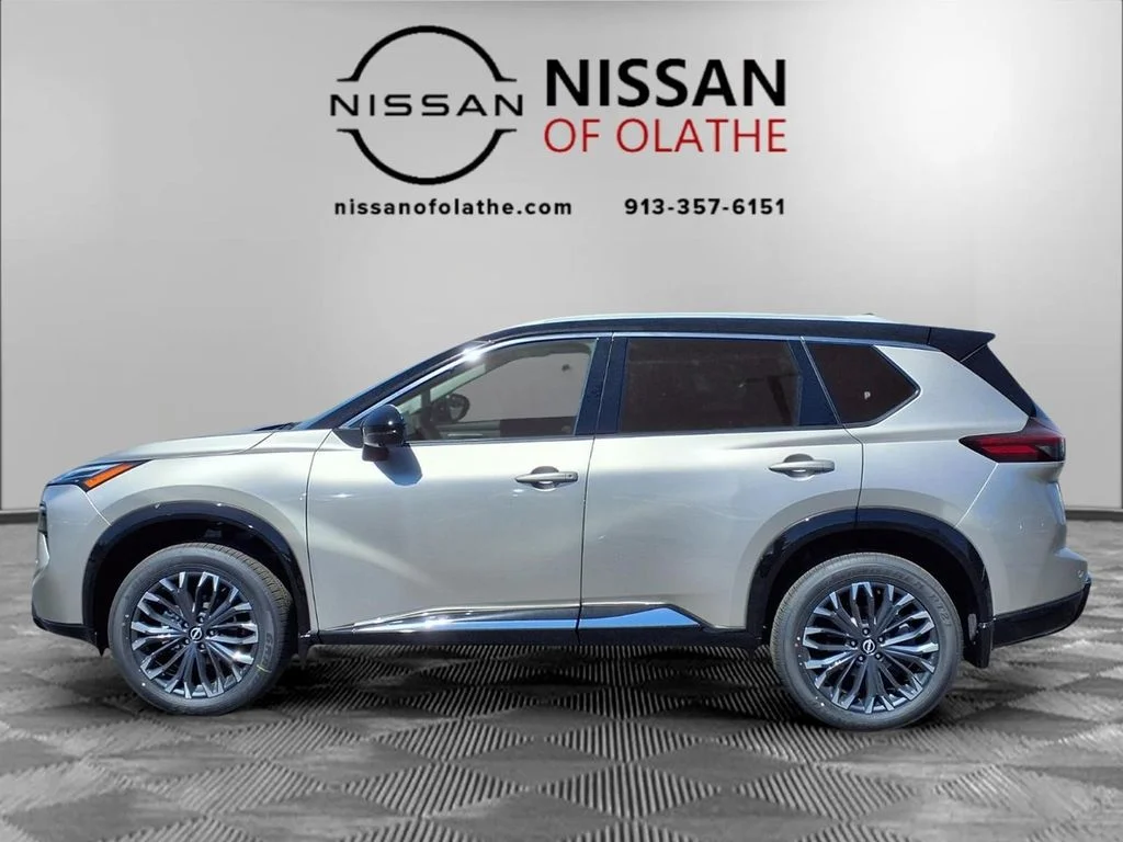 New 2026 Champagne Silver Metallic / Super Black Two-tone Nissan Platinum image 19