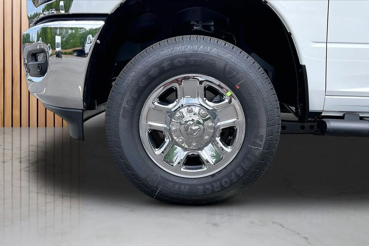 New 2026 Bright White Clear-Coat Exterior Paint RAM Tradesman image 32