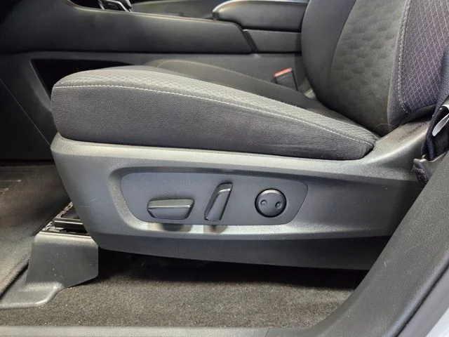 Used 2025 Silver Nissan SV image 7
