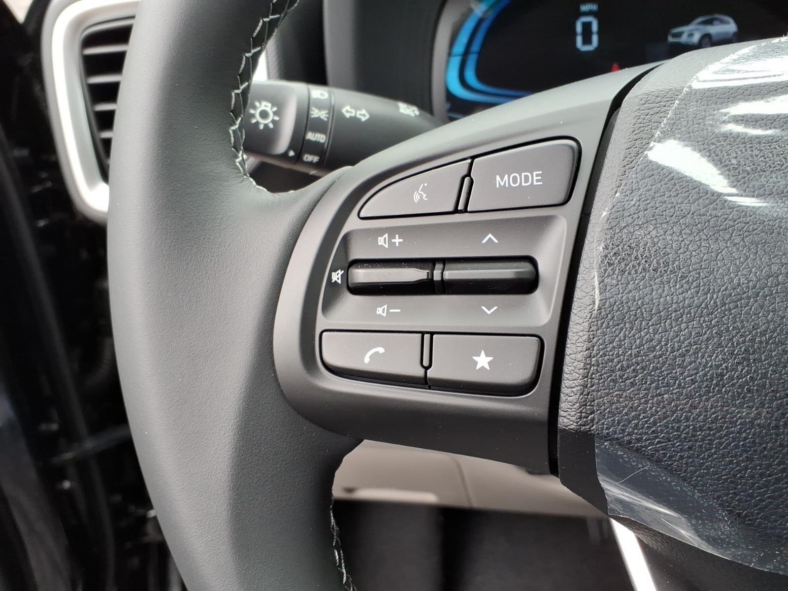 Certified Used 2025 Onyx Black Hyundai SEL image 13