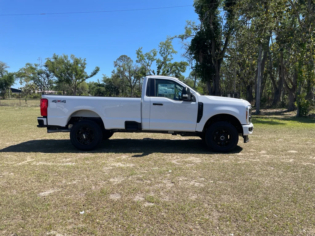 2026 Ford F-350 Super Duty XL - Photo 6