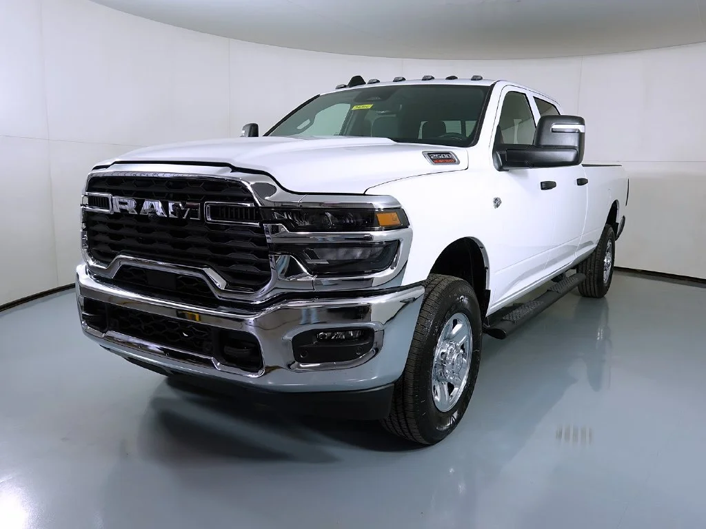 New 2027 White Ram Tradesman image 4