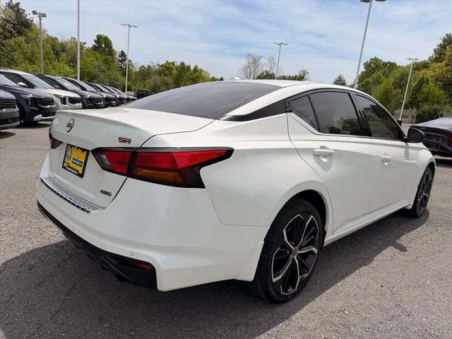 Used 2023 White Nissan 2.5 SR image 13