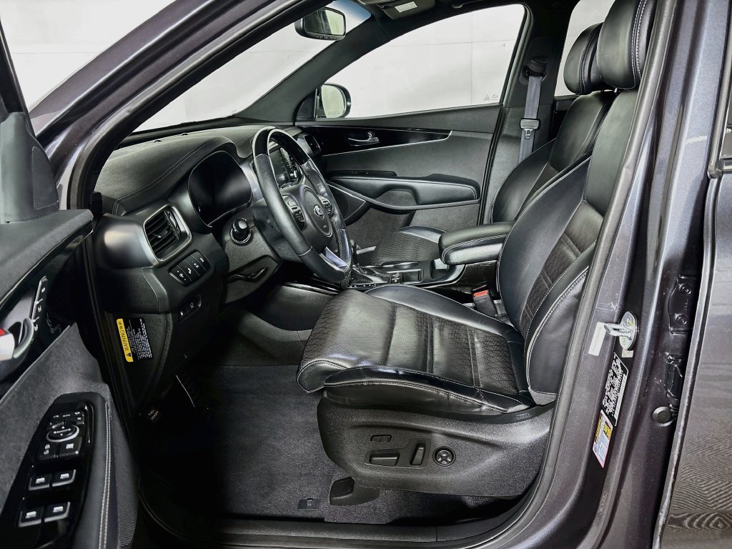 Used 2016 Platinum Graphite Kia SX Limited image 11