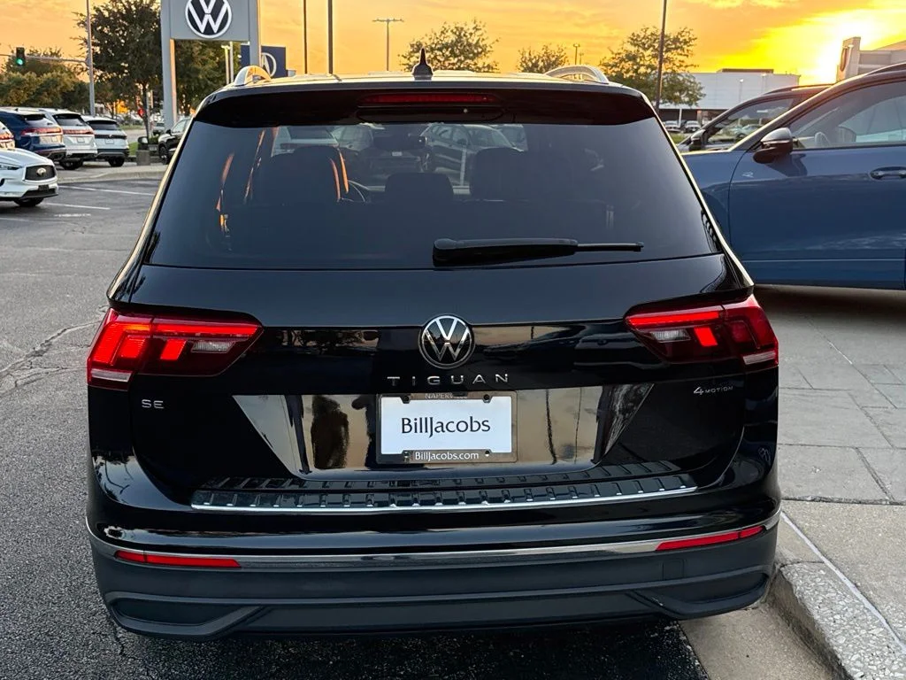 Used 2024 Deep Black Volkswagen 2.0T SE image 5