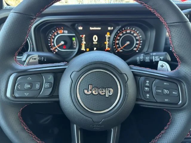 New 2027 Black Clear-Coat Paint Jeep Moab 392 image 33