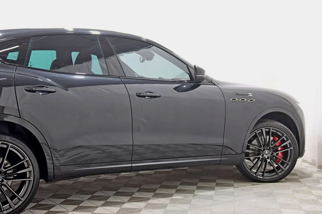 Used 2022 Black Maserati Modena image 11