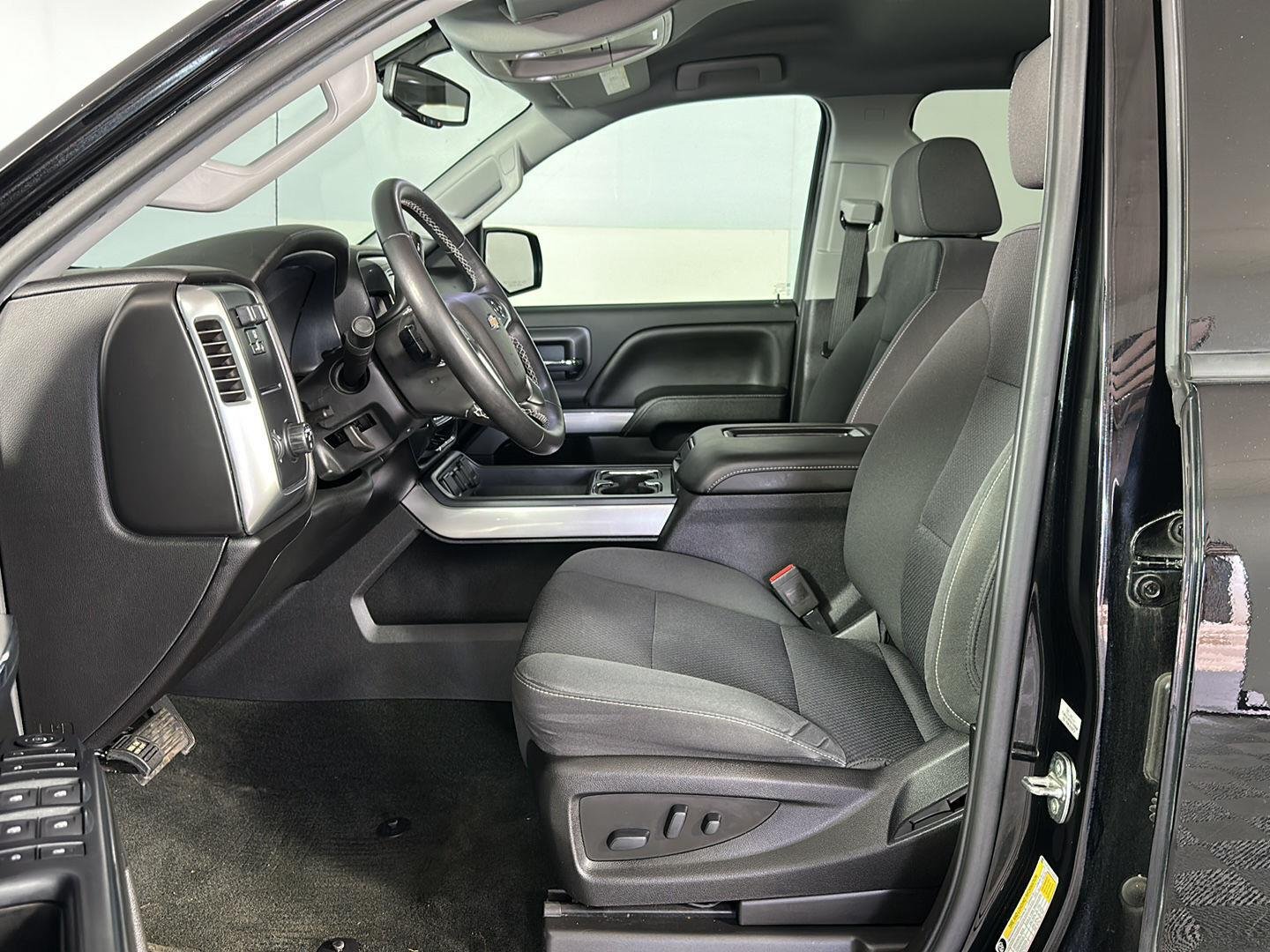 Used 2018 Black Chevrolet LT image 5