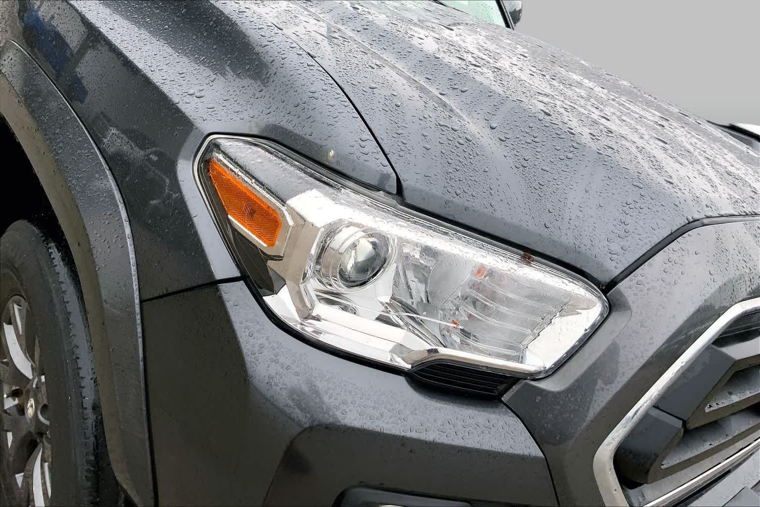 Used 2022 Magnetic Gray Metallic Toyota SR5 image 27