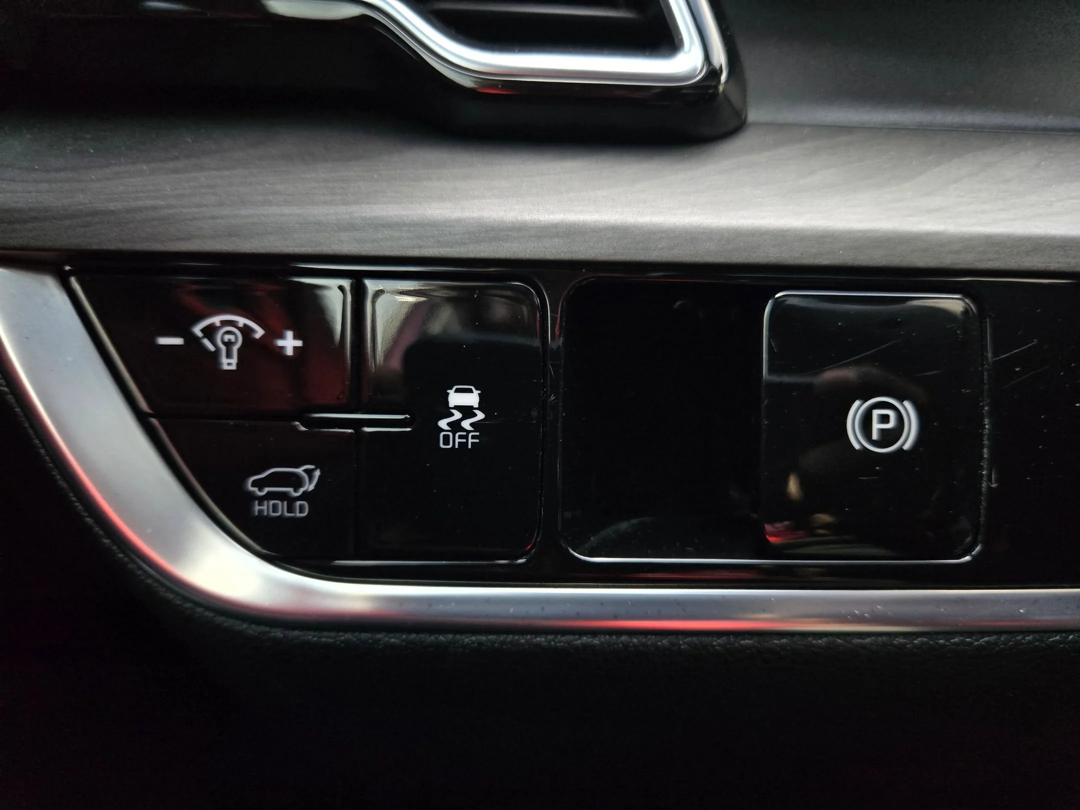 Used 2024 Glacial White Pearl Kia X-Line image 26