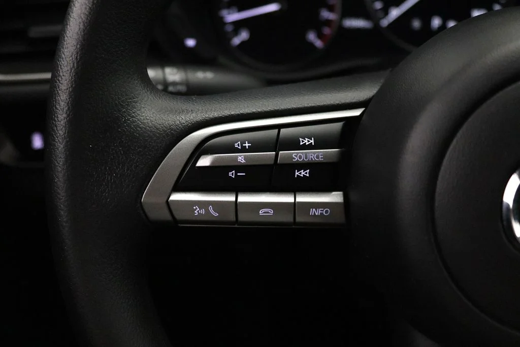 Used 2021 White Mazda 2.5 S image 16